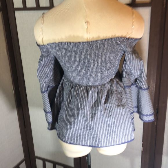 American Eagle Outfitters off shoulder/tiered bell sleeves/smocked sz XS/stripes - Picture 11 of 16